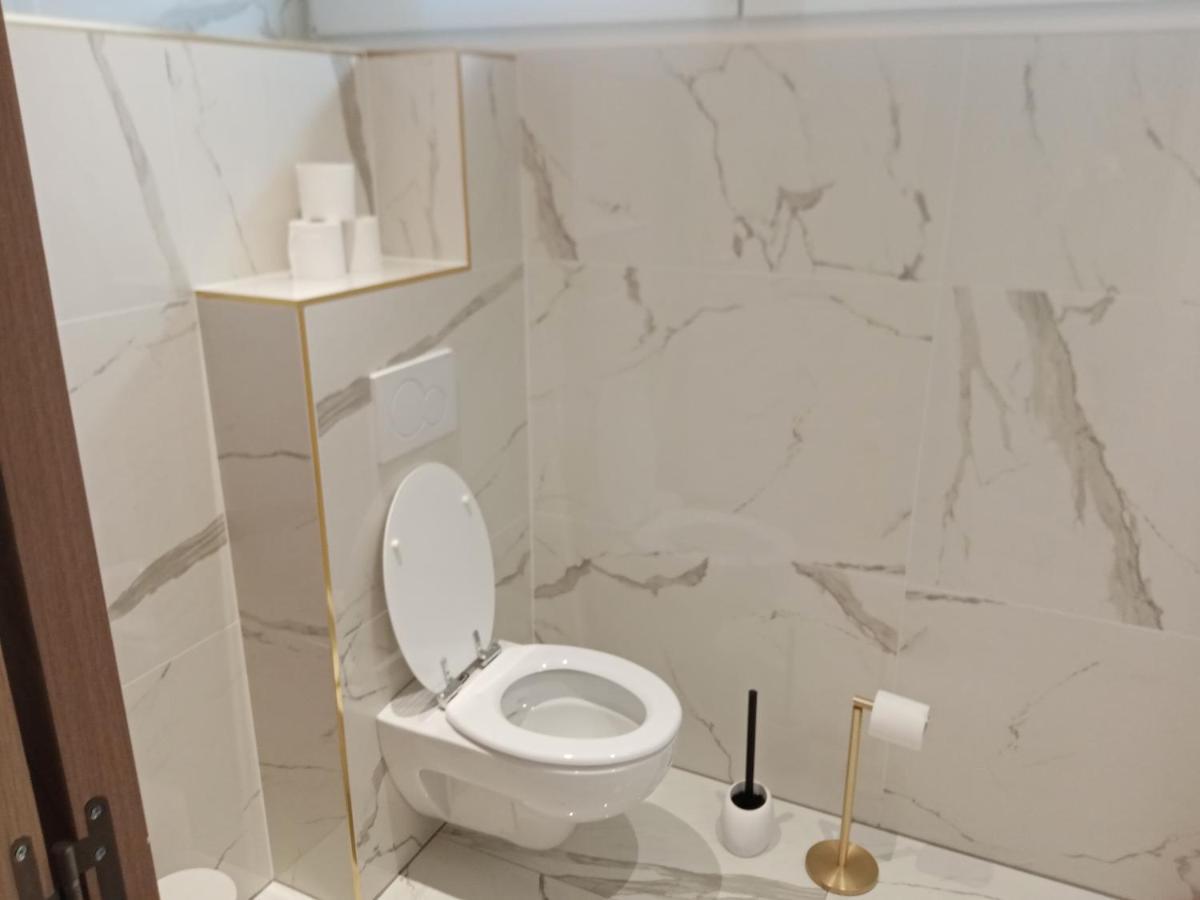 קולמר Jolie Maison, Balneo Lumino Therapie Et Terrasse מראה חיצוני תמונה