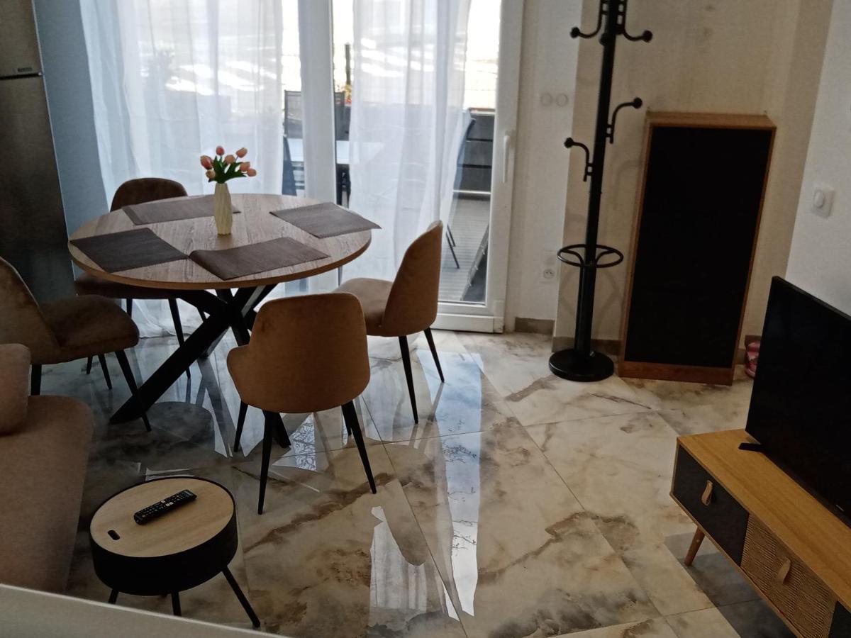 קולמר Jolie Maison, Balneo Lumino Therapie Et Terrasse מראה חיצוני תמונה